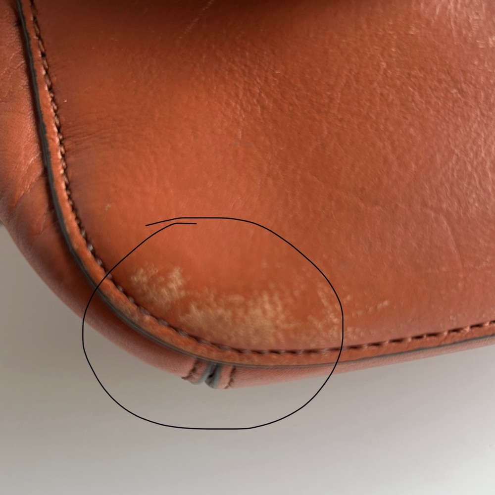 Vintage Cole Haan leather crossbody/shoulder in Cognac - Picture 10 of 12